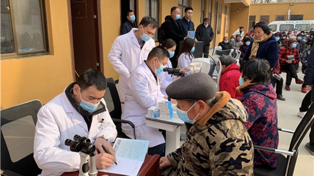 為民服務(wù)暖人心，送醫(yī)下鄉(xiāng)助健康